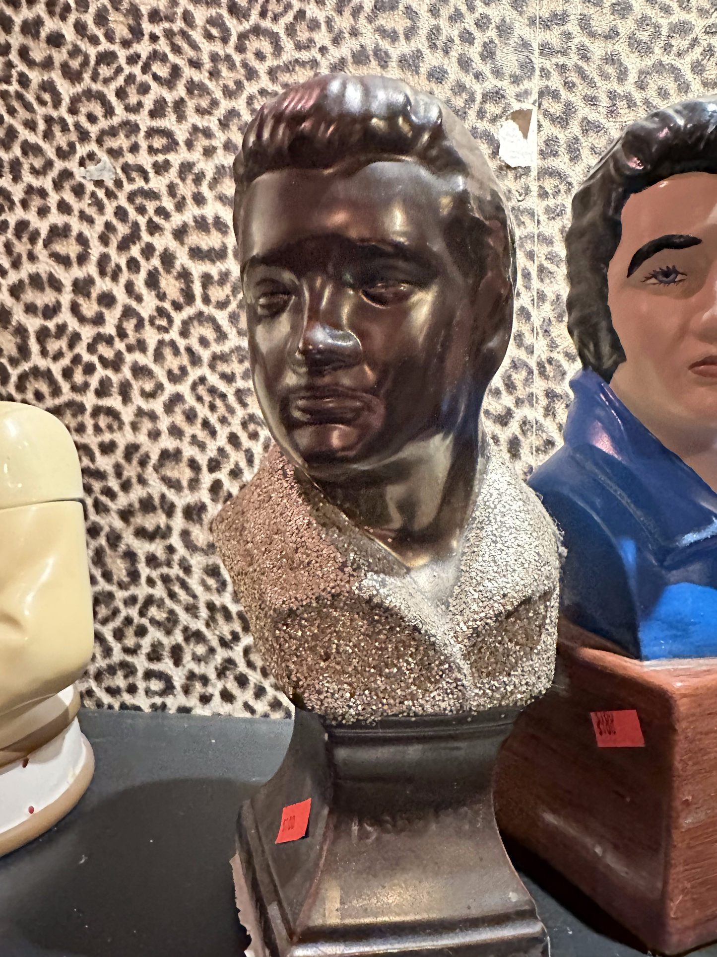 Small Elvis bust w/ glitter