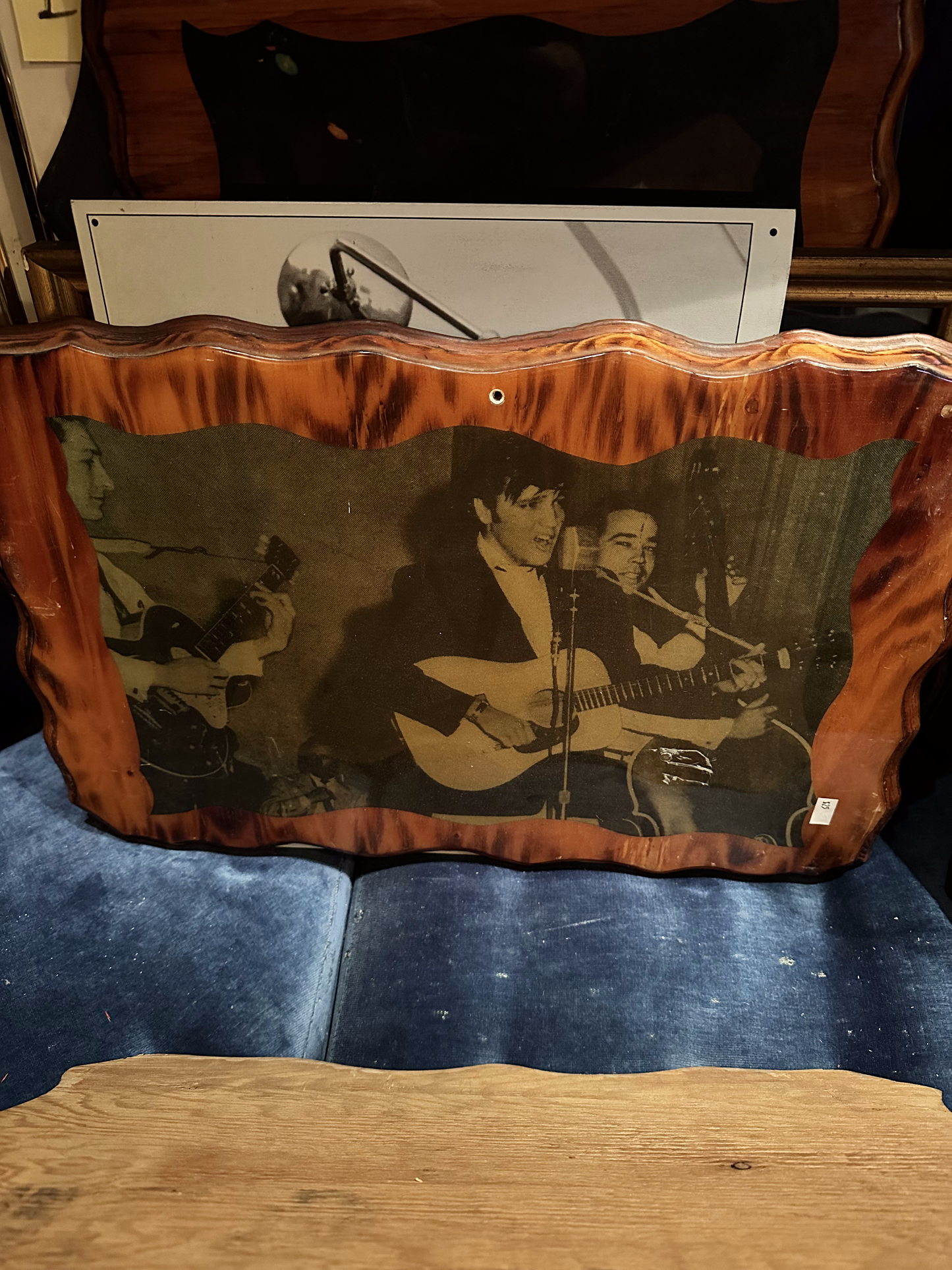 Single image of Elvis on Wood