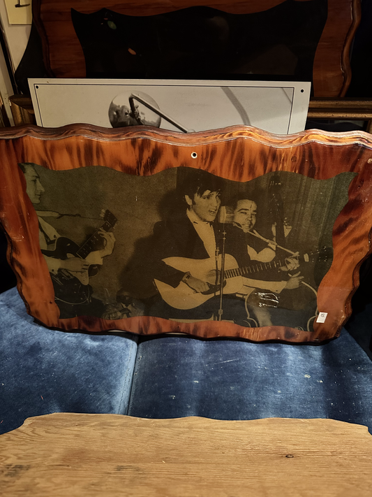 Single image of Elvis on Wood