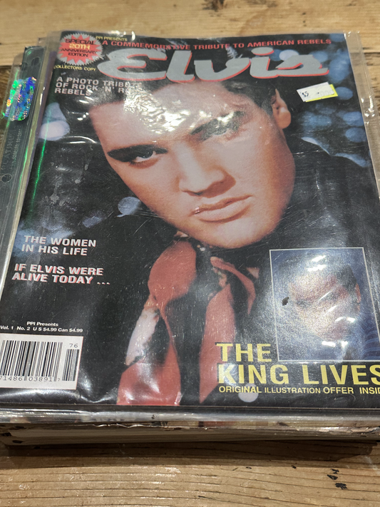 Magazine Elvis "The King Lives"